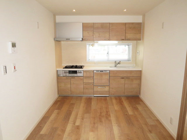 バロール代々木　窓があり明るいキッチン