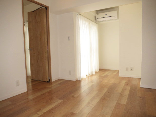 バロール代々木　約7.5帖のダイニングキッチン