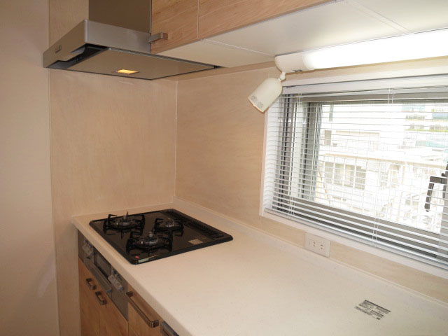 バロール代々木　窓があり明るいキッチン