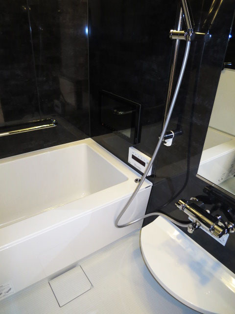 バロール代々木　シックで都会的なバスルーム