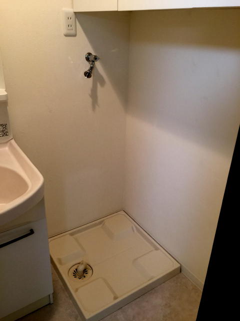 東中野マンション　洗濯機置場