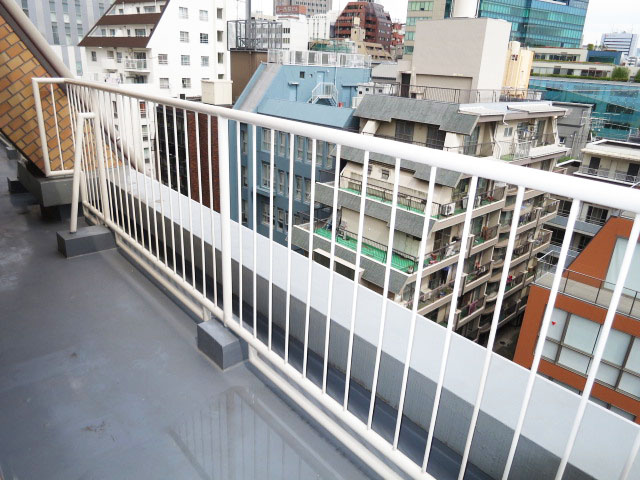 バロール代々木　南東向きのバルコニー