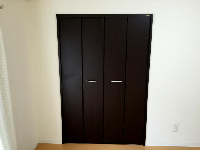 東中野マンション　洋室約6.4帖収納