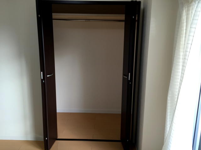 東中野マンション　洋室約4.8帖収納