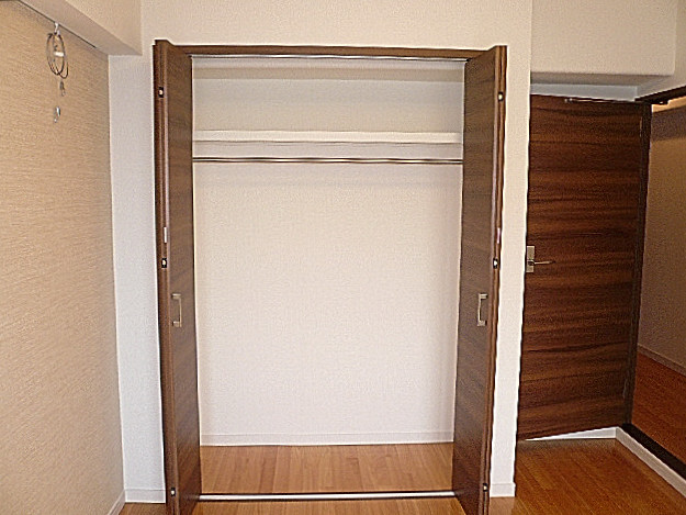 洋室6.1帖　クローゼット