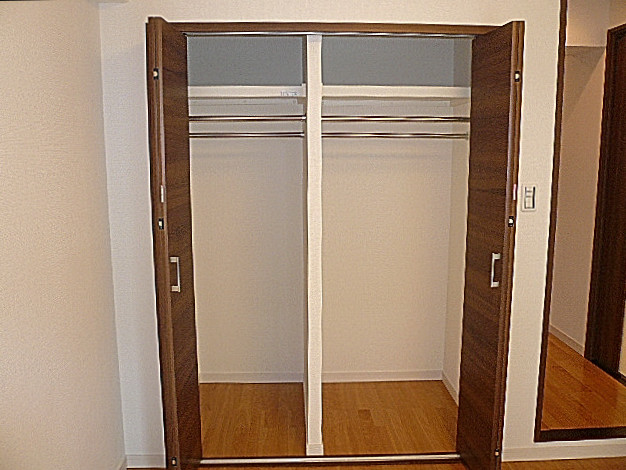 洋室5.8帖　クローゼット