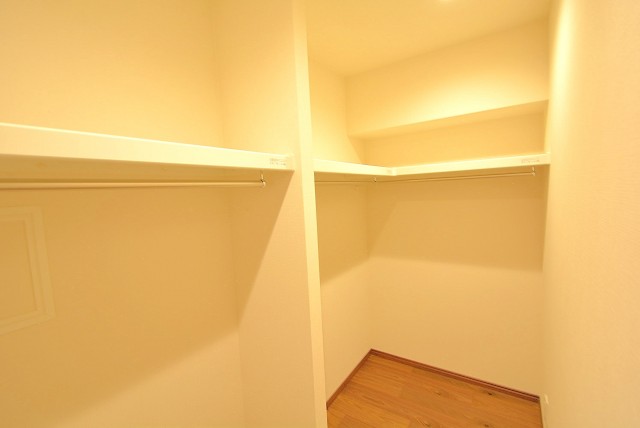 八雲ハイツ２F2 洋室１