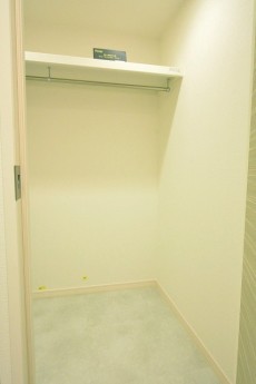 目黒サンケイハウス　廊下にあるウォークインクローゼット