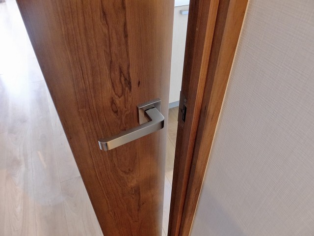 セザール第二千歳船橋　リビングへ