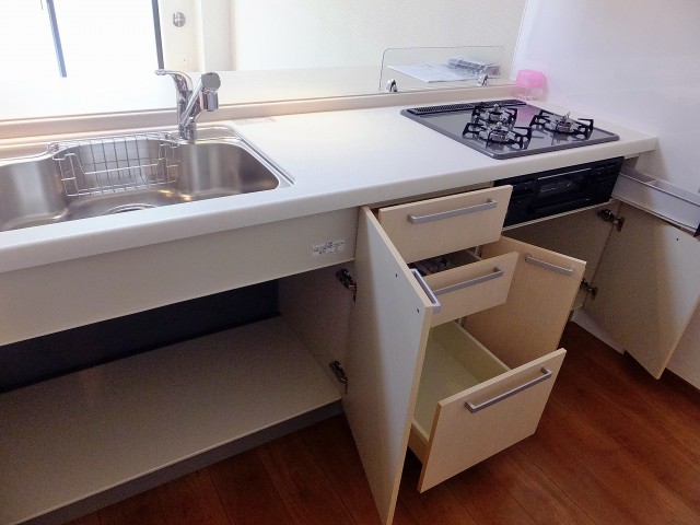 セザール第二千歳船橋　キッチン収納