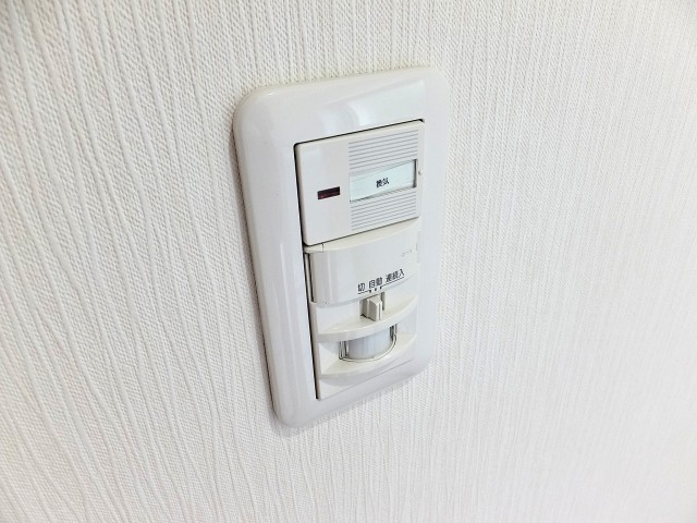 千歳船橋サマリヤマンション　トイレ人感センサー