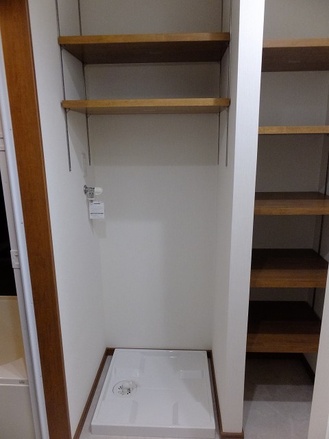 千歳船橋サマリヤマンション　洗濯機置場