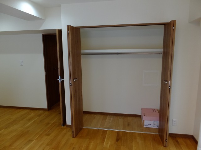 千歳船橋サマリヤマンション　リビングクローゼット