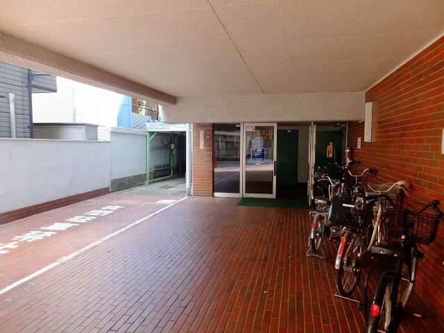 第一東個マンション　エントランス