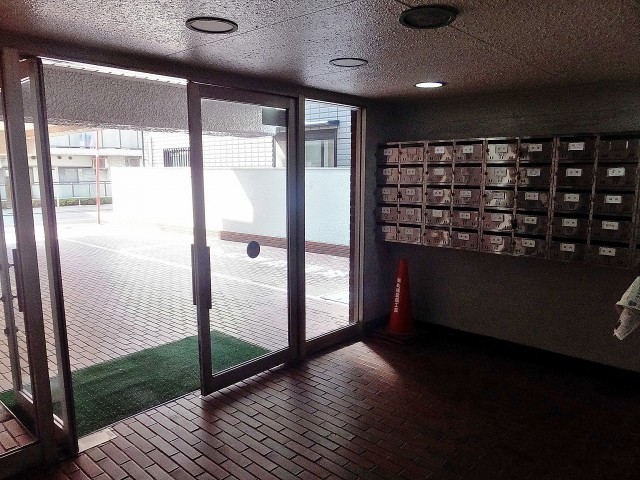 第一東個マンション　エントランス