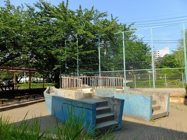 第一東個マンション　公園