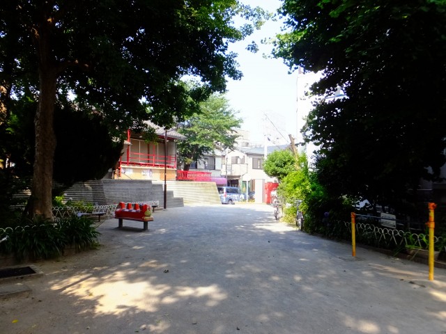 第一東個マンション　公園