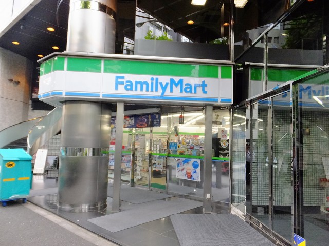 キャッスル花井　コンビニ