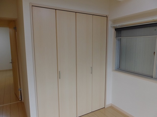 キャッスル花井　洋室Eクローゼット