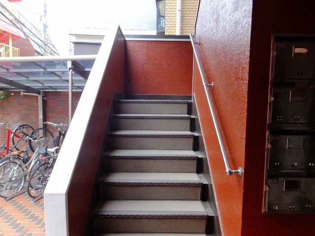 キャッスル花井　外階段