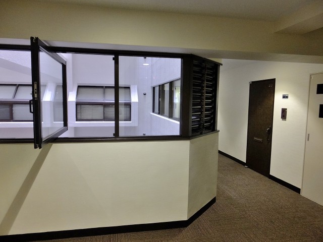 パレロワイヤル六番館　内廊下