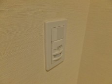 パレロワイヤル六番館　人感センサー