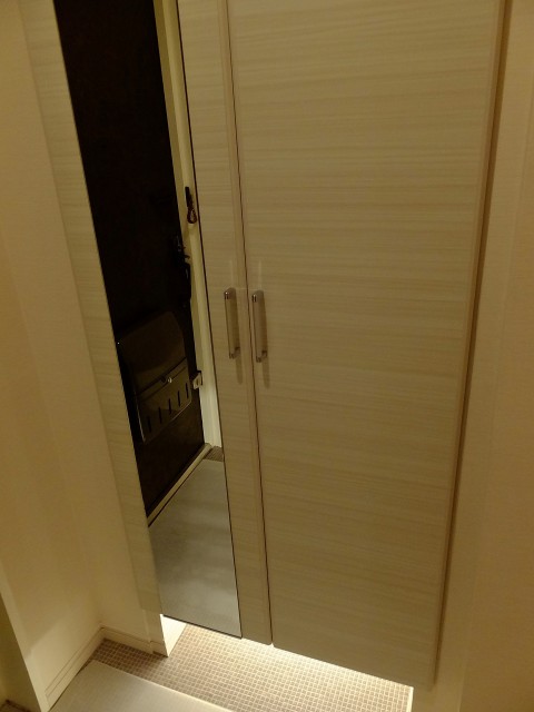 パレロワイヤル六番館　シューズボックス