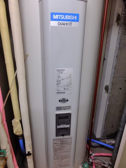 パレロワイヤル六番館　電気温水器