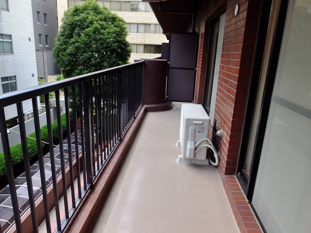 パレロワイヤル六番館　バルコニー