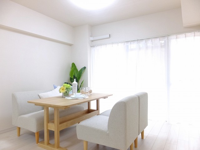 マンション第二恵比須苑　約10帖のリビング412