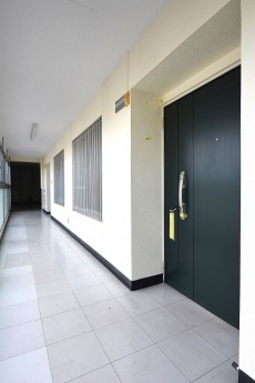 目黒サンケイハウス　玄関前