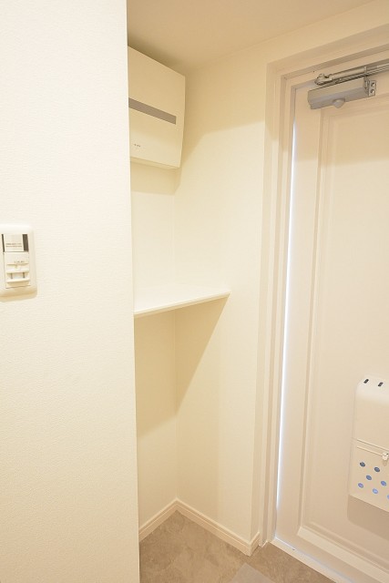 トキワパレス　玄関棚1103