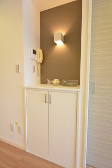 目黒サンケイハウス　LDK内の収納