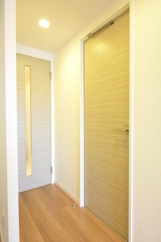 目黒サンケイハウス　洗面室とLDKの扉