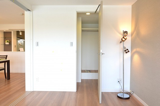 目黒サンケイハウス　約6.0帖の洋室