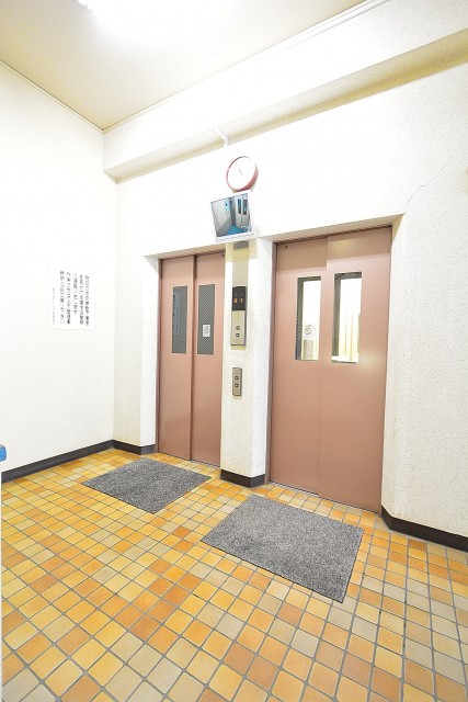 目白が丘マンション　エントランス内