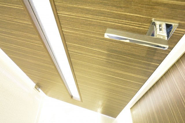 ツイン一の橋二番　LDK扉