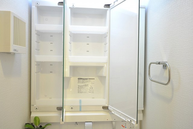 ツイン一の橋二番　洗面化粧台収納