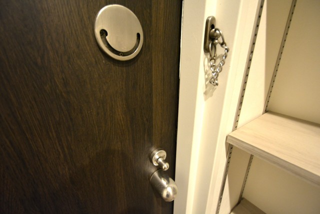 ファミール西新宿904　玄関