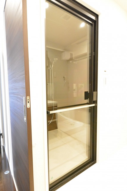 南平台セントラルハイツ　バスルーム扉