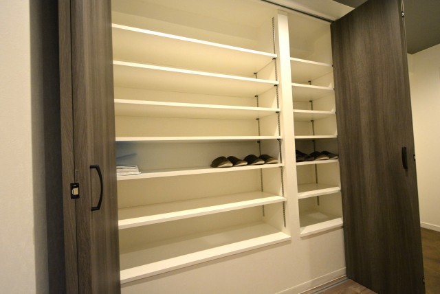 ファミール西新宿904　シューズボックス