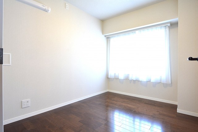 南平台セントラルハイツ　約4.5帖の洋室