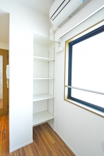 10帖のリビングダイニングキッチン　収納