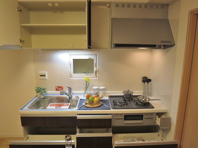 五反田サニーフラット　キッチン収納