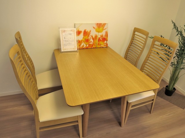 ニックハイム大森第2　ダイニングテーブル