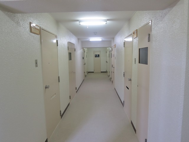 ハイツ神田岩本町　8F廊下
