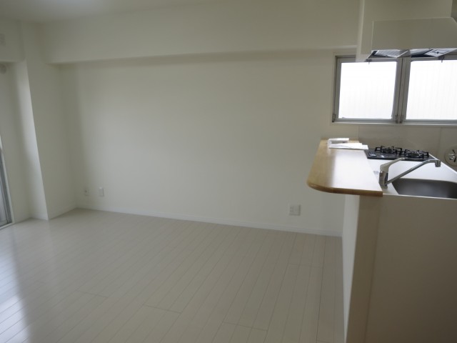 ハイツ神田岩本町　LDK