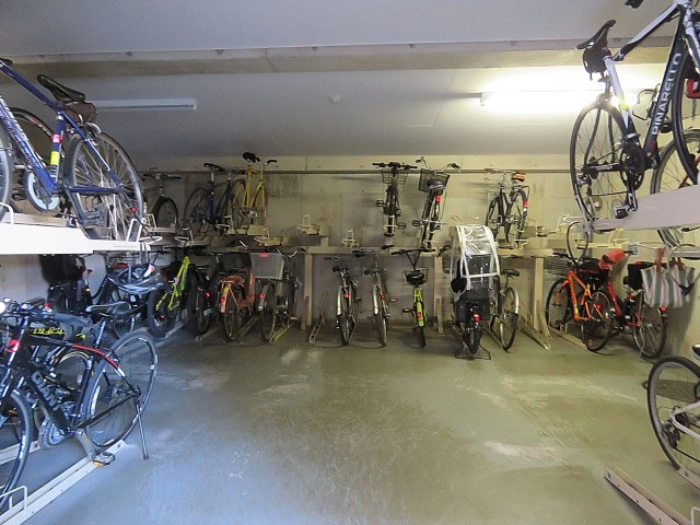 ファーストン世田谷リバーサイトテラス　駐輪場