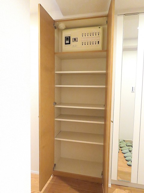 ファーストン世田谷リバーサイトテラス　収納