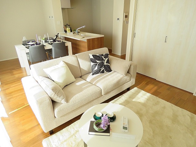 ファーストン世田谷リバーサイトテラス　LDK約15.1帖